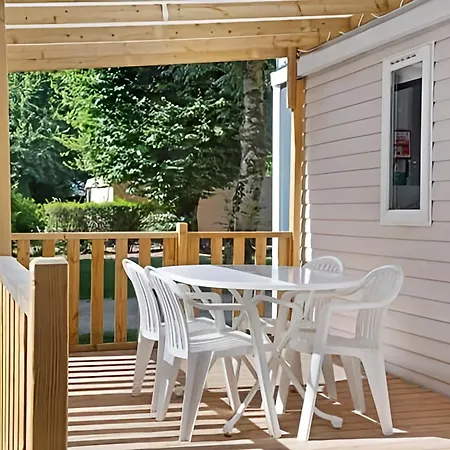 Lou Pignada אתר קמפינג