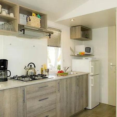 Lou Pignada אתר קמפינג מסאנז'