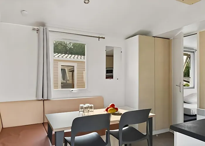 Lou Pignada אתר קמפינג מסאנז'