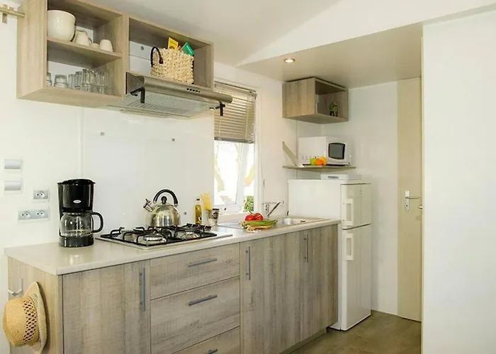 Lou Pignada אתר קמפינג מסאנז'